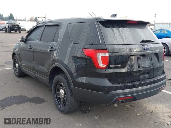 ✅ 2017 Ford Police Interceptor Utility • VIN: 1FM5K8AR4HGA89551 • Lot: 43697599. Wystawiony na IAAI z przebiegiem 111 347 mil. Bezpłatny archiwum sprzedaży aukcyjnych z USA i szczegółowy raport historii pojazdu na DreamBid. Zdjęcie 3.