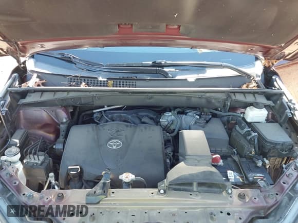 ✅ 2019 Toyota Highlander Limited Platinum • VIN: 5TDDZRFH9KS745144 • Lot: 43586303. Wystawiony na IAAI z przebiegiem 83 363 mil. Bezpłatny archiwum sprzedaży aukcyjnych z USA i szczegółowy raport historii pojazdu na DreamBid. Zdjęcie 10.