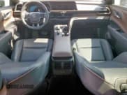 ✅ 2023 Toyota Crown Limited • VIN: JTDAAAAF1P3018056 • Лот: 82397875. Опубликован ранее на Copart с пробегом 42 064 миль. Бесплатный доступ к архиву аукционных продаж из США и подробный отчёт об истории автомобиля на DreamBid. Изображение 8.