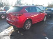 ✅ 2022 Mazda CX-5 Signature • VIN: JM3KFBXY2N0632267 • Lot: 41355678. Wystawiony na IAAI z przebiegiem 40 624 mil. Bezpłatny archiwum sprzedaży aukcyjnych z USA i szczegółowy raport historii pojazdu na DreamBid. Zdjęcie 4.