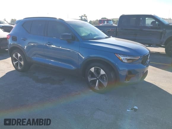 ✅ 2024 Volvo XC40 Core Bright Theme • VIN: YV4L12UK2R2203018 • Lot: 41288025. Listed on IAAI with 10,378 mi. Free auction sales archive from the USA and detailed vehicle history report at DreamBid. Image 1.