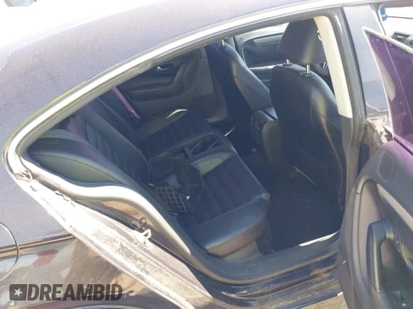 ✅ 2011 Volkswagen CC Sport • VIN: WVWMN7AN9BE708324 • Lot: 43466248. Listed on IAAI with 142,992 mi. Free auction sales archive from the USA and detailed vehicle history report at DreamBid. Image 8.