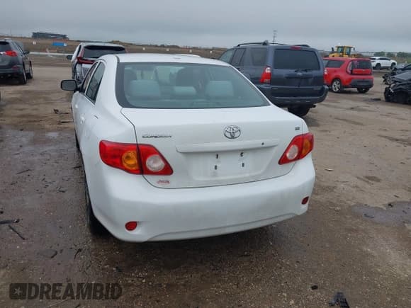 ✅ 2010 Toyota Corolla • VIN: 2T1BU4EE2AC362928 • Lot: 42200498. Wystawiony na IAAI z przebiegiem 236 324 mil. Bezpłatny archiwum sprzedaży aukcyjnych z USA i szczegółowy raport historii pojazdu na DreamBid. Zdjęcie 3.