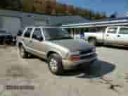 2002 Chevrolet Blazer LS z VIN 1GNDT13W42K241542, wystawiony jako Copart lot #77425714 z przebiegiem 171 055 mil mil oraz Szkoda całkowita • Salvage title. Historia ofert i sprzedaży dostępna na DreamBid. Obrazek 11.