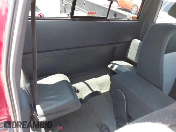 ✅ 2010 Ford Ranger XL • VIN: 1FTKR1EDXAPA71327 • Lot: 42803891. Wystawiony na IAAI z przebiegiem 149 267 mil. Bezpłatny archiwum sprzedaży aukcyjnych z USA i szczegółowy raport historii pojazdu na DreamBid. Zdjęcie 8.