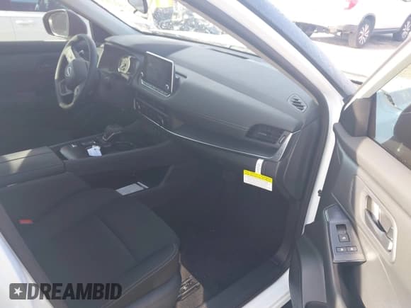 ✅ 2025 Nissan Rogue S • VIN: 5N1BT3AA9SC821751 • Lot: 43197009. Listed on IAAI with 2,023 mi. Free auction sales archive from the USA and detailed vehicle history report at DreamBid. Image 5.