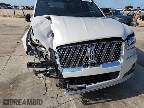 ✅ 2024 Lincoln Navigator Reserve • VIN: 5LMJJ2LG7REL04196 • Lot: 60986505. Wystawiony na Copart z przebiegiem 15 809 mil. Bezpłatny archiwum sprzedaży aukcyjnych z USA i szczegółowy raport historii pojazdu na DreamBid. Zdjęcie 15.