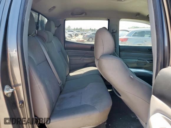 ✅ 2014 Toyota Tacoma • VIN: 3TMMU4FN9EM072741 • Lot: 71841745. Wystawiony na Copart z przebiegiem 189 813 mil. Bezpłatny archiwum sprzedaży aukcyjnych z USA i szczegółowy raport historii pojazdu na DreamBid. Zdjęcie 10.