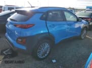✅ 2018 Hyundai Kona SEL • VIN: KM8K62AA1JU178077 • Лот: 74139444. Опубликован ранее на Copart с пробегом 42 140 миль. Бесплатный доступ к архиву аукционных продаж из США и подробный отчёт об истории автомобиля на DreamBid. Изображение 3.