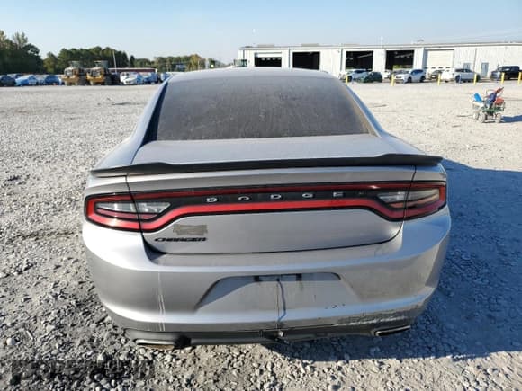 ✅ 2016 Dodge Charger SE • VIN: 2C3CDXBG5GH267570 • Lot: 86493505. Wystawiony na Copart z przebiegiem 110 017 mil. Bezpłatny archiwum sprzedaży aukcyjnych z USA i szczegółowy raport historii pojazdu na DreamBid. Zdjęcie 6.