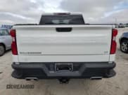✅ 2021 Chevrolet Silverado 1500 LT Trail Boss • VIN: 1GCPYFED1MZ389447 • Lot: 74178854. Wystawiony na Copart z przebiegiem 68 415 mil. Bezpłatny archiwum sprzedaży aukcyjnych z USA i szczegółowy raport historii pojazdu na DreamBid. Zdjęcie 6.