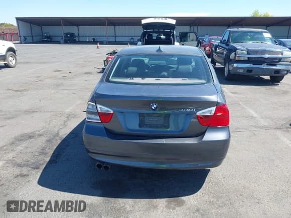 ✅ 2006 BMW 3 Series 330i • VIN: WBAVB33546PS18125 • Lot: 43156429. Listed on IAAI with 237,312 mi. Free auction sales archive from the USA and detailed vehicle history report at DreamBid. Image 16.