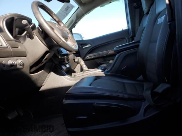 ✅ 2017 GMC Canyon 4WD SLE • VIN: 1GTH6CENXH1282385 • Lot: 81493804. Wystawiony na Copart z przebiegiem 132 281 mil. Bezpłatny archiwum sprzedaży aukcyjnych z USA i szczegółowy raport historii pojazdu na DreamBid. Zdjęcie 7.