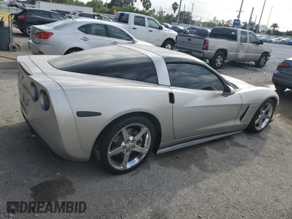 ✅ 2007 Chevrolet Corvette • VIN: 1G1YY25UX75101832 • Лот: 84952375. Опубликован ранее на Copart с пробегом 118 306 миль. Бесплатный доступ к архиву аукционных продаж из США и подробный отчёт об истории автомобиля на DreamBid. Изображение 3.