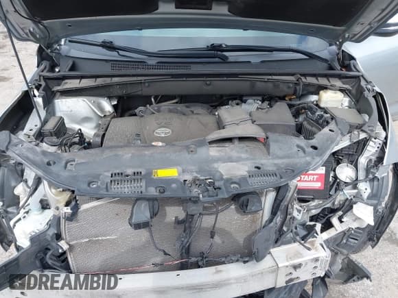 ✅ 2018 Toyota Highlander SE • VIN: 5TDJZRFH1JS817410 • Lot: 43616481. Listed on IAAI with 103,733 mi. Free auction sales archive from the USA and detailed vehicle history report at DreamBid. Image 10.