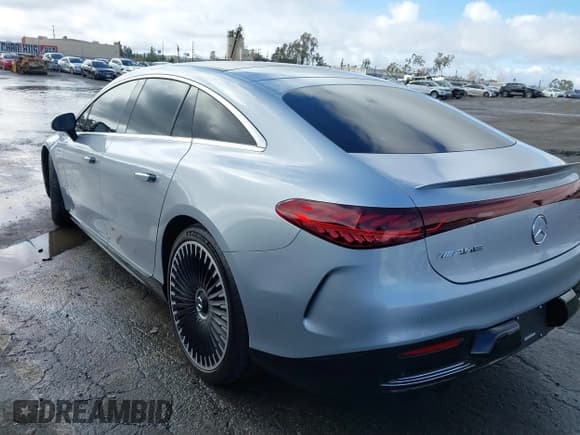 ✅ 2023 Mercedes-Benz EQS AMG • VIN: W1KCG5FB5PA038705 • Lot: 41523621. Listed on IAAI with 10,703 mi. Free auction sales archive from the USA and detailed vehicle history report at DreamBid. Image 3.