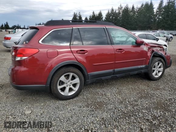 ✅ 2014 Subaru Outback Premium • VIN: 4S4BRCDC4E3224409 • Lot: 82386655. Listed on Copart with 186,421 mi. Free auction sales archive from the USA and detailed vehicle history report at DreamBid. Image 3.