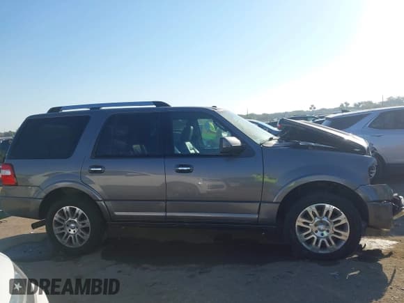 ✅ 2013 Ford Expedition Limited • VIN: 1FMJU2A59DEF13847 • Lot: 43458121. Listed on IAAI with 257,712 mi. Free auction sales archive from the USA and detailed vehicle history report at DreamBid. Image 13.