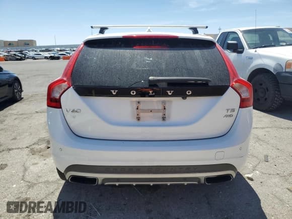 ✅ 2015 Volvo V60 T5 • VIN: YV4612HK7F1001283 • Лот: 54272035. Опубликован ранее на Copart с пробегом Не указан. Бесплатный доступ к архиву аукционных продаж из США и подробный отчёт об истории автомобиля на DreamBid. Изображение 6.