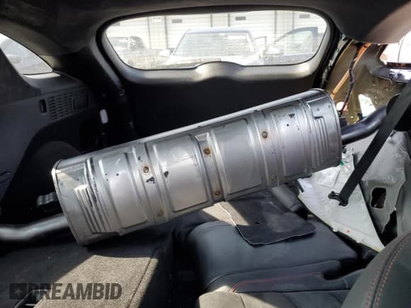 ✅ 2022 Genesis GV70 Sport • VIN: KMUMCDTC4NU045218 • Lot: 70035385. Wystawiony na Copart z przebiegiem 41 713 mil. Bezpłatny archiwum sprzedaży aukcyjnych z USA i szczegółowy raport historii pojazdu na DreamBid. Zdjęcie 10.