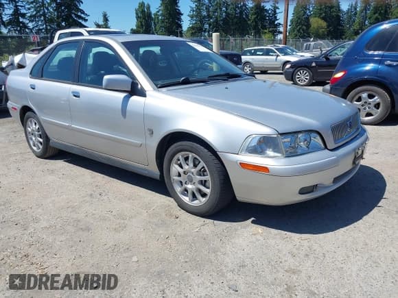 ✅ 2003 Volvo S40 • VIN: YV1VS27543F000320 • Lot: 42655579. Listed on IAAI with 120,410 mi. Free auction sales archive from the USA and detailed vehicle history report at DreamBid. Image 1.