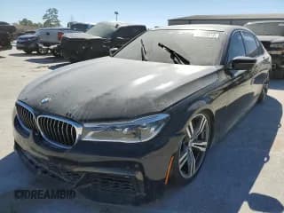 ✅ 2019 BMW 7 Series 750i xDrive • VIN: WBA7F2C50KB240590 • Лот: 64859212. Опубликован ранее на Copart с пробегом 10 157 миль. Бесплатный доступ к архиву аукционных продаж из США и подробный отчёт об истории автомобиля на DreamBid. Изображение 2.