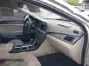 2016 Hyundai Sonata 2.4L z VIN 5NPE24AF1GH409129, wystawiony jako IAAI lot #42497240 z przebiegiem 228 574 mil mil oraz . Historia ofert i sprzedaży dostępna na DreamBid. Obrazek 5.