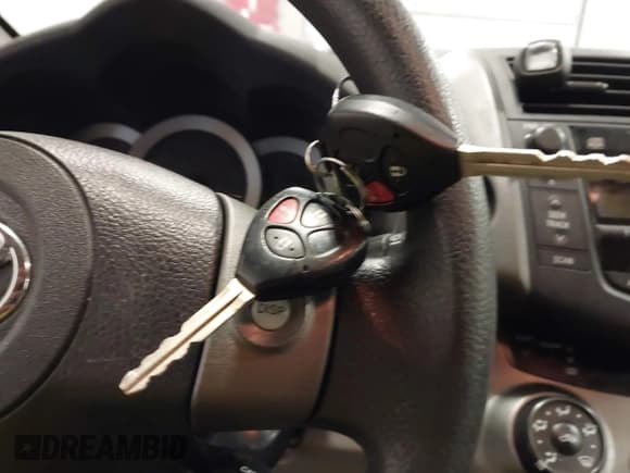 ✅ 2011 Toyota RAV4 • VIN: 2T3BK4DV1BW062926 • Лот: 43761565. Опубликован ранее на IAAI с пробегом 135 739 миль. Бесплатный доступ к архиву аукционных продаж из США и подробный отчёт об истории автомобиля на DreamBid. Изображение 11.