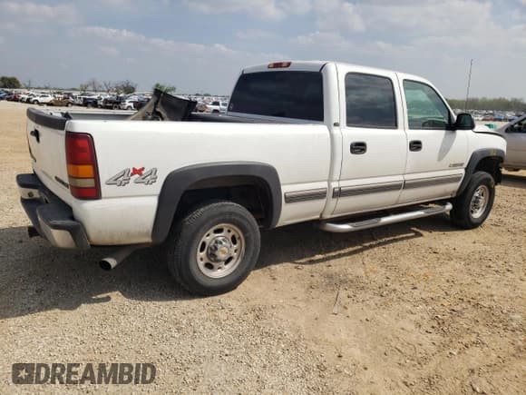 ✅ 2001 Chevrolet Silverado 2500HD LS • VIN: 1GCHK23U11F121495 • Лот: 44270243. Опубликован ранее на Copart с пробегом 218 961 миль. Бесплатный доступ к архиву аукционных продаж из США и подробный отчёт об истории автомобиля на DreamBid. Изображение 3.