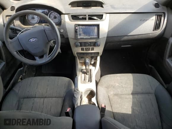 ✅ 2010 Ford Focus SE • VIN: 1FAHP3FN7AW104976 • Лот: 87275195. Опубликован ранее на Copart с пробегом 240 999 миль. Бесплатный доступ к архиву аукционных продаж из США и подробный отчёт об истории автомобиля на DreamBid. Изображение 8.