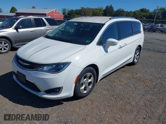 ✅ 2017 Chrysler Pacifica Touring L Plus • VIN: 2C4RC1EG5HR643987 • Lot: 43177799. Wystawiony na IAAI z przebiegiem 97 617 mil. Bezpłatny archiwum sprzedaży aukcyjnych z USA i szczegółowy raport historii pojazdu na DreamBid. Zdjęcie 17.