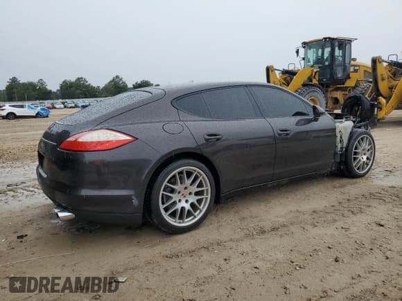 ✅ 2013 Porsche Panamera • VIN: WP0AA2A70DL016969 • Lot: 81663595. Listed on Copart with 100,969 mi. Free auction sales archive from the USA and detailed vehicle history report at DreamBid. Image 3.