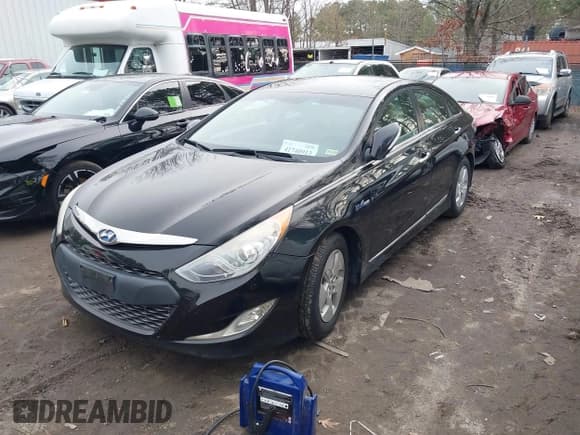 ✅ 2012 Hyundai Sonata Hybrid • VIN: KMHEC4A42CA025451 • Lot: 41740913. Listed on IAAI with 142,747 mi. Free auction sales archive from the USA and detailed vehicle history report at DreamBid. Image 2.