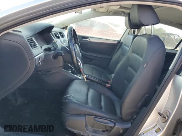 ✅ 2011 Volkswagen Jetta TDI • VIN: 3VWLL7AJ3BM120649 • Lot: 86839345. Listed on Copart with 147,649 mi. Free auction sales archive from the USA and detailed vehicle history report at DreamBid. Image 7.