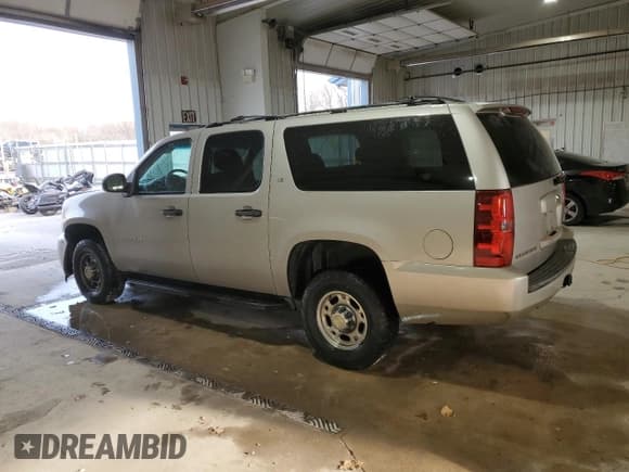 ✅ 2008 Chevrolet Suburban Commercial • VIN: 3GNGK26K28G309111 • Lot: 80510184. Wystawiony na Copart z przebiegiem 140 242 mil. Bezpłatny archiwum sprzedaży aukcyjnych z USA i szczegółowy raport historii pojazdu na DreamBid. Zdjęcie 2.