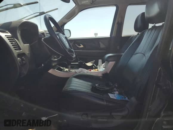 2005 Mercury Mariner Luxury с VIN 4M2YU56155DJ32167, выставлен на аукционе Copart как лот 61721015 с пробегом Не указан миль и Списание • Salvage title. История ставок и продаж доступна на DreamBid. Изображение 7.