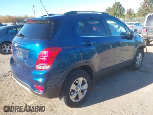 ✅ 2020 Chevrolet Trax LT • VIN: KL7CJPSB5LB326965 • Lot: 43408312. Wystawiony na IAAI z przebiegiem 50 519 mil. Bezpłatny archiwum sprzedaży aukcyjnych z USA i szczegółowy raport historii pojazdu na DreamBid. Zdjęcie 4.