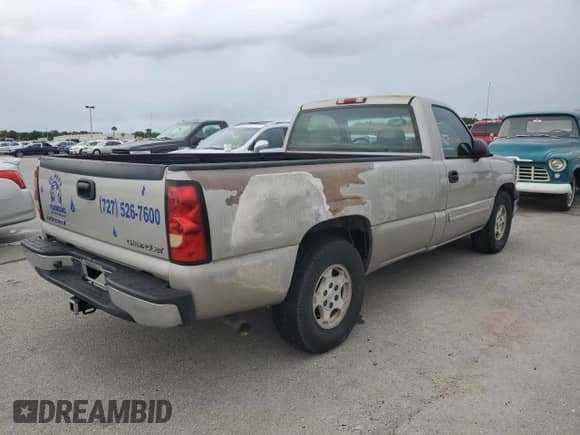 2004 Chevrolet Silverado 1500 LS z VIN 1GCEC14V04Z255175, wystawiony jako Copart lot #77254964 z przebiegiem Nie podano mil oraz Szkoda całkowita • Salvage title. Historia ofert i sprzedaży dostępna na DreamBid. Obrazek 3.
