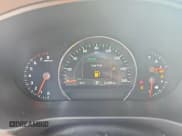 ✅ 2017 Kia Sorento SX • VIN: 5XYPKDA59HG202366 • Lot: 80922185. Listed on Copart with 111,035 mi. Free auction sales archive from the USA and detailed vehicle history report at DreamBid. Image 9.