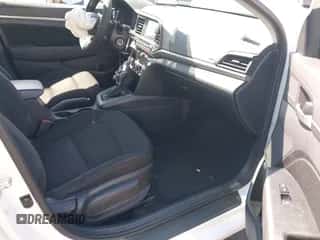 2020 Hyundai Elantra SEL z VIN 5NPD84LF5LH548052, wystawiony jako IAAI lot #43395758 z przebiegiem 84 965 mil mil oraz . Historia ofert i sprzedaży dostępna na DreamBid. Obrazek 5.