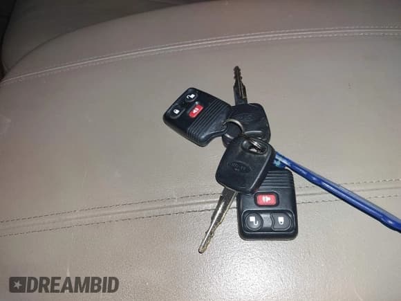 ✅ 2000 Ford Expedition Eddie Bauer • VIN: 1FMPU18L0YLA30841 • Lot: 43716676. Wystawiony na IAAI z przebiegiem 168 263 mil. Bezpłatny archiwum sprzedaży aukcyjnych z USA i szczegółowy raport historii pojazdu na DreamBid. Zdjęcie 11.