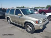 ✅ 1999 Infiniti QX4 • VIN: JNRAR05YXXW043552 • Lot: 42575246. Wystawiony na IAAI z przebiegiem 244 439 mil. Bezpłatny archiwum sprzedaży aukcyjnych z USA i szczegółowy raport historii pojazdu na DreamBid. Zdjęcie 1.