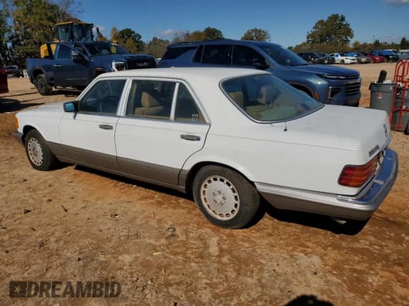✅ 1987 Mercedes-Benz 300 SDL • VIN: WDBCB25D7HA312660 • Lot: 91036315. Wystawiony na Copart z przebiegiem 58 515 mil. Bezpłatny archiwum sprzedaży aukcyjnych z USA i szczegółowy raport historii pojazdu na DreamBid. Zdjęcie 2.