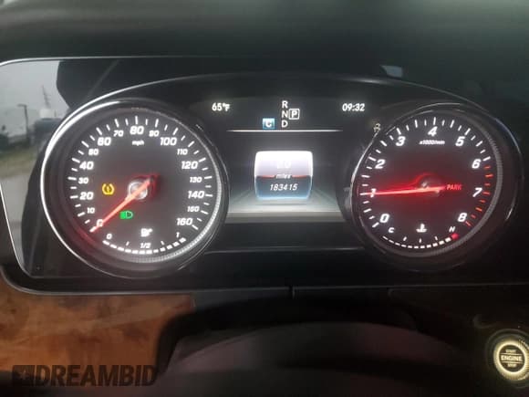 ✅ 2017 Mercedes-Benz E 300 Luxury • VIN: WDDZF4JB5HA141963 • Lot: 50899405. Listed on Copart with 183,415 mi. Free auction sales archive from the USA and detailed vehicle history report at DreamBid. Image 9.