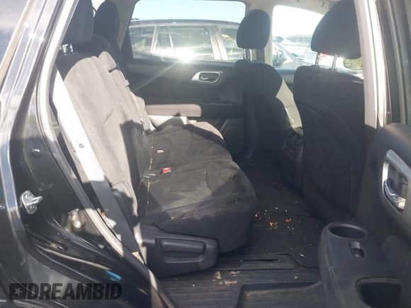 ✅ 2015 Nissan Pathfinder S • VIN: 5N1AR2MN2FC668137 • Lot: 43570265. Listed on IAAI with 147,815 mi. Free auction sales archive from the USA and detailed vehicle history report at DreamBid. Image 8.