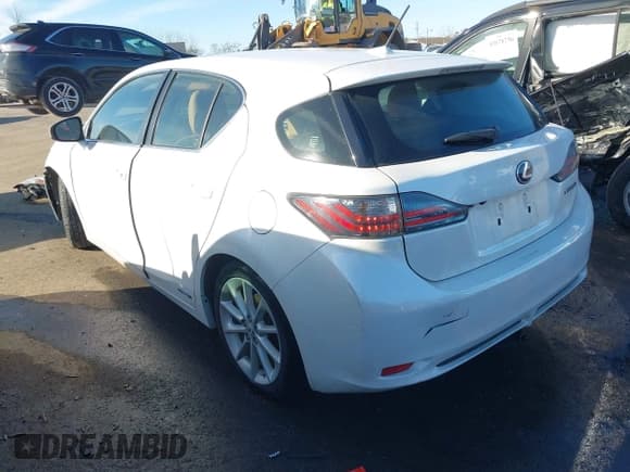 ✅ 2012 Lexus CT 200h Premium • VIN: JTHKD5BH3C2062450 • Lot: 43679785. Wystawiony na IAAI z przebiegiem 153 268 mil. Bezpłatny archiwum sprzedaży aukcyjnych z USA i szczegółowy raport historii pojazdu na DreamBid. Zdjęcie 3.