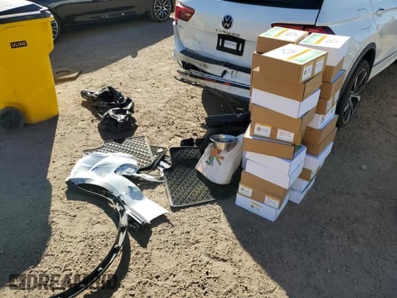 ✅ 2023 Volkswagen Tiguan SEL R-Line • VIN: 3VV4B7AX6PM047171 • Lot: 87121295. Listed on Copart with 35,623 mi. Free auction sales archive from the USA and detailed vehicle history report at DreamBid. Image 13.