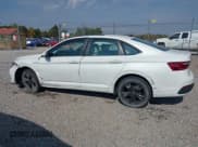 ✅ 2024 Volkswagen Jetta SE • VIN: 3VW7M7BU1RM076314 • Lot: 43249333. Wystawiony na IAAI z przebiegiem 41 868 mil. Bezpłatny archiwum sprzedaży aukcyjnych z USA i szczegółowy raport historii pojazdu na DreamBid. Zdjęcie 14.