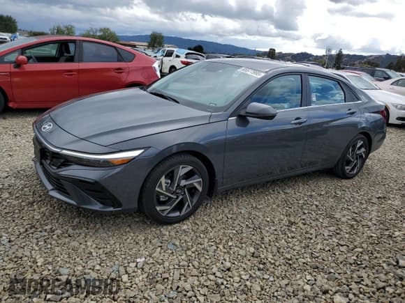 ✅ 2024 Hyundai Elantra Limited • VIN: KMHLN4DJ4RU103027 • Лот: 85577995. Опубликован ранее на Copart с пробегом 10 179 миль. Бесплатный доступ к архиву аукционных продаж из США и подробный отчёт об истории автомобиля на DreamBid. Изображение 1.