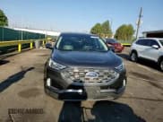 ✅ 2019 Ford Edge Titanium • VIN: 2FMPK4K95KBB27674 • Lot: 71158965. Wystawiony na Copart z przebiegiem 92 890 mil. Bezpłatny archiwum sprzedaży aukcyjnych z USA i szczegółowy raport historii pojazdu na DreamBid. Zdjęcie 10.